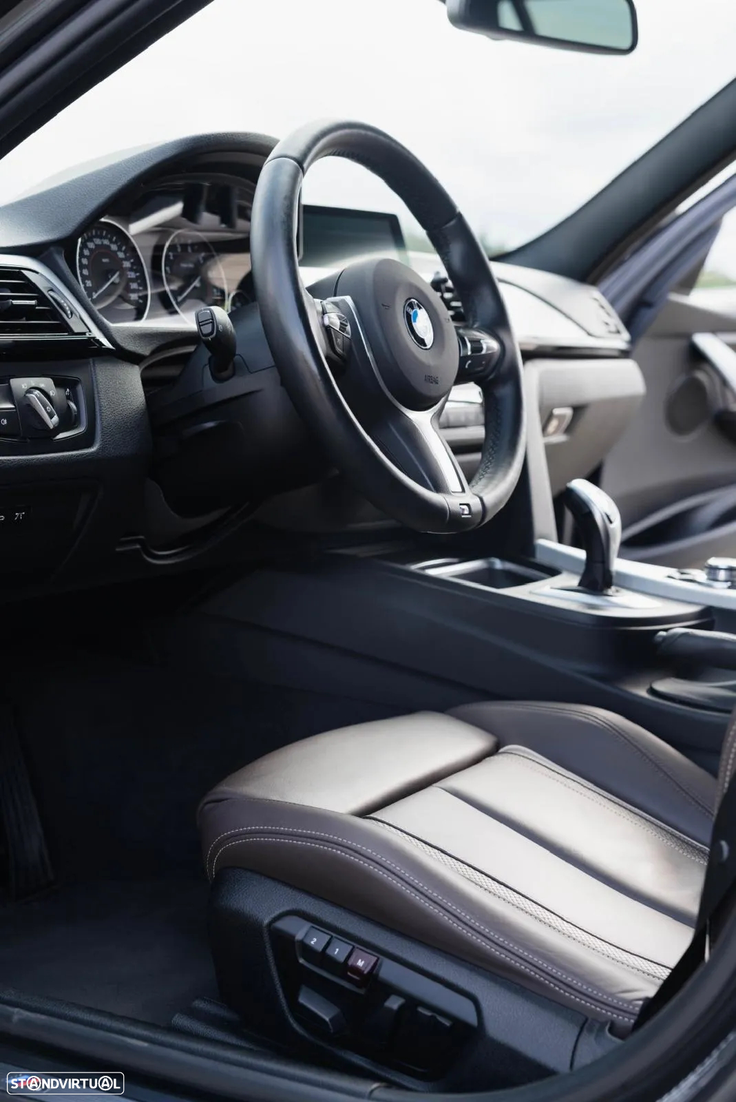 BMW 335 i Touring xDrive Pack M Auto - 10