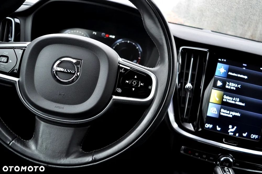 Volvo V60 D3 Momentum Pro - 34