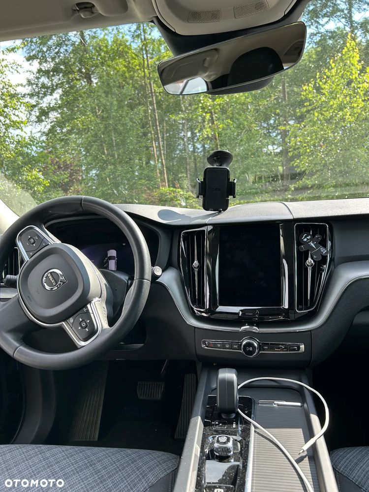 Volvo XC 60 B4 B Essential - 11