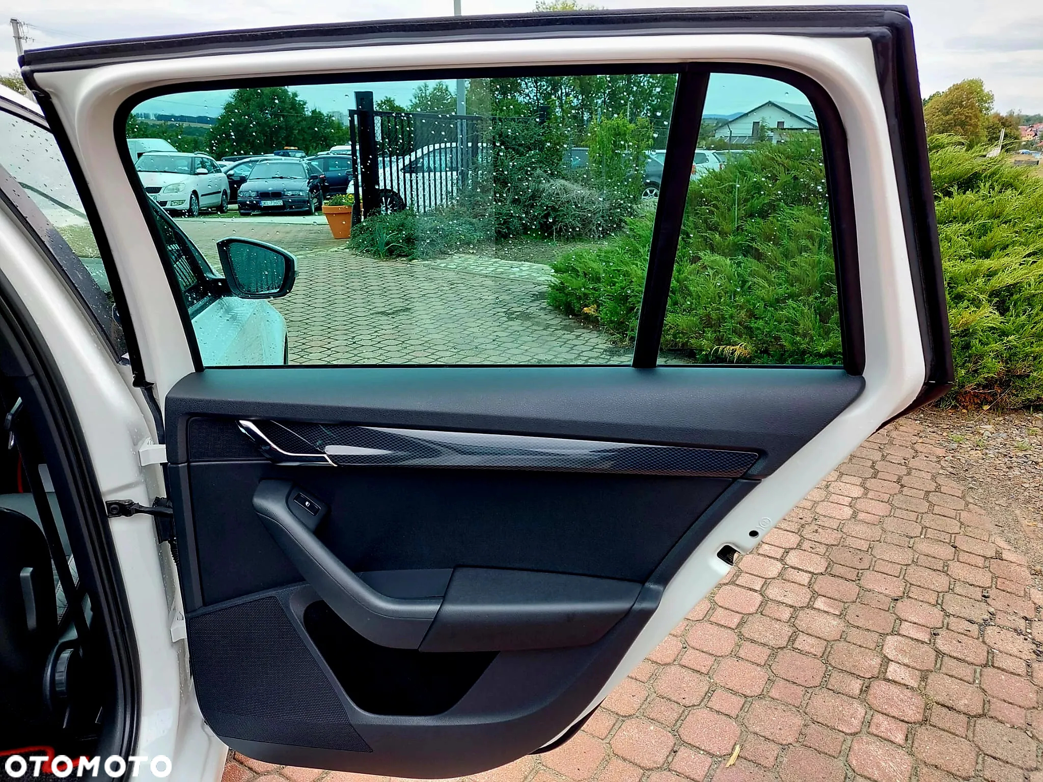 Skoda Octavia Combi 2.0 TDI RS - 11