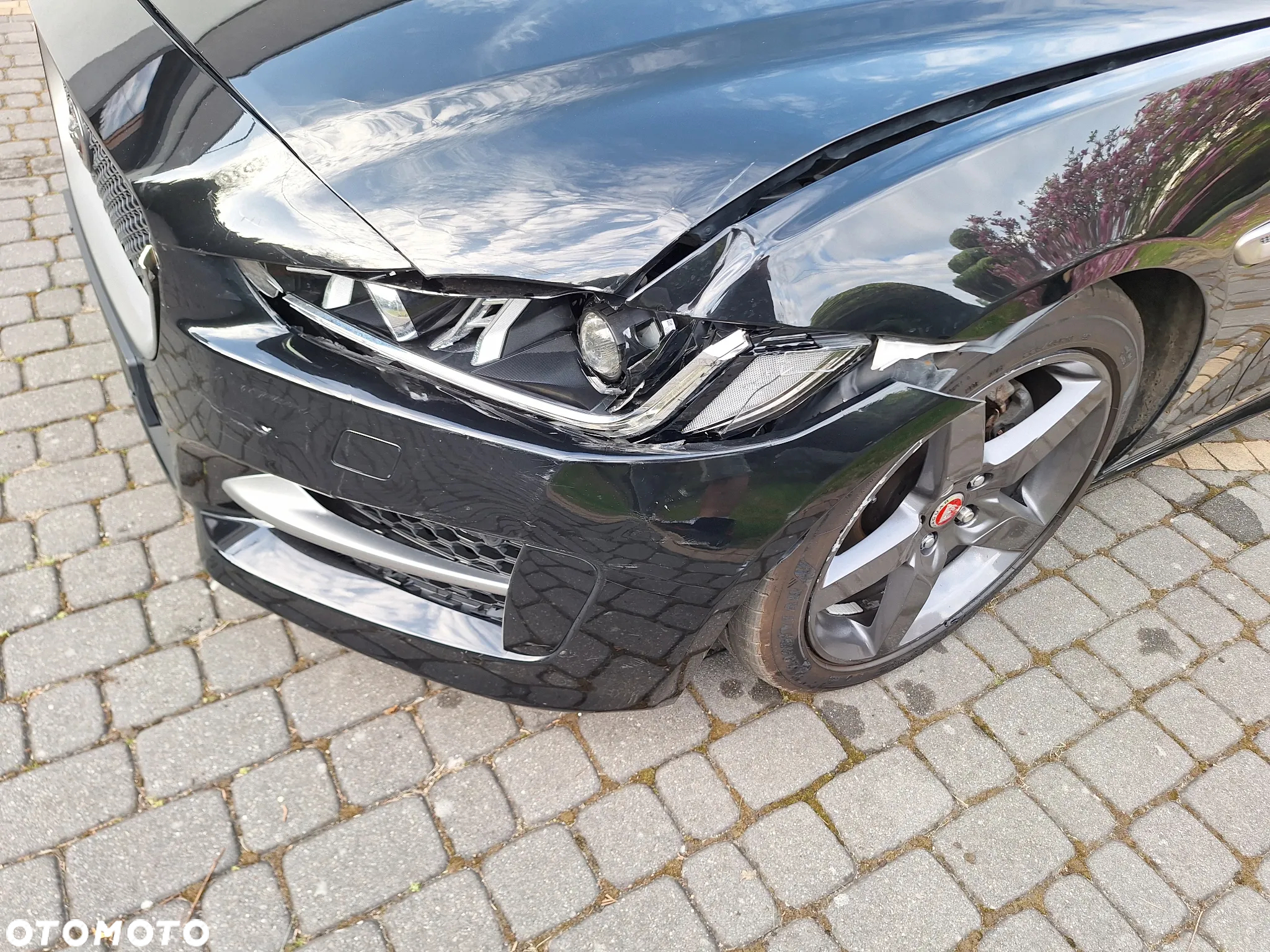 Jaguar XE 2.0 D R-Sport - 13