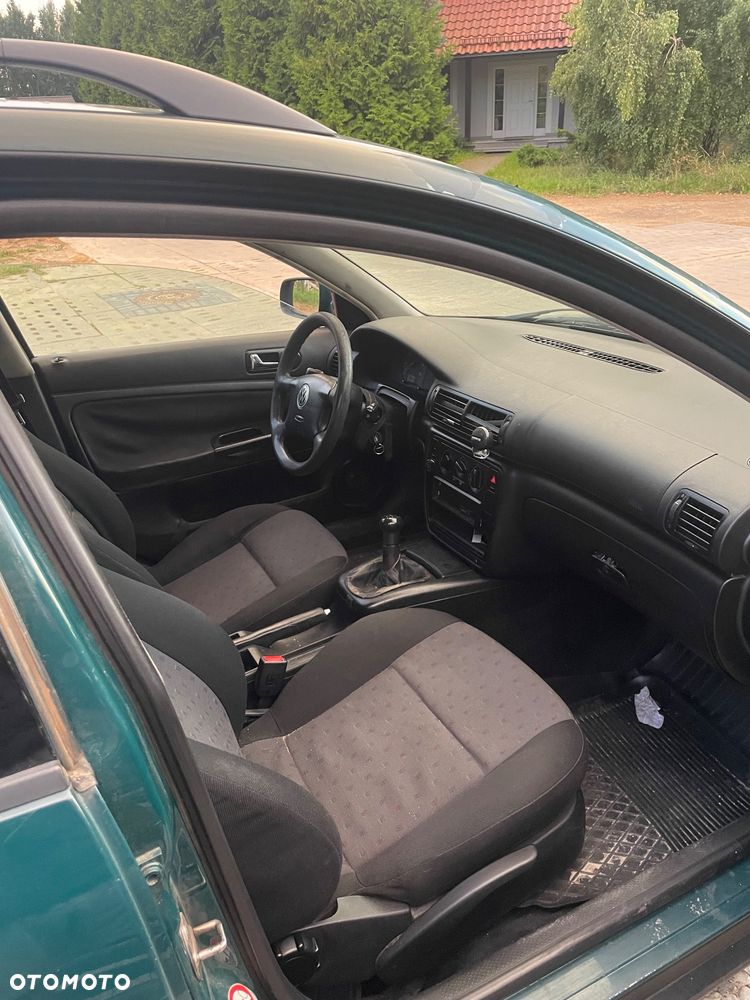 Volkswagen Passat 1.6 - 14