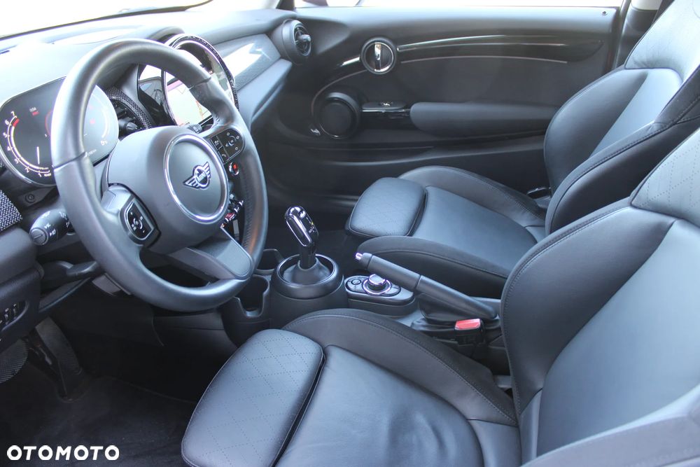 MINI Cooper Classic Trim - 17