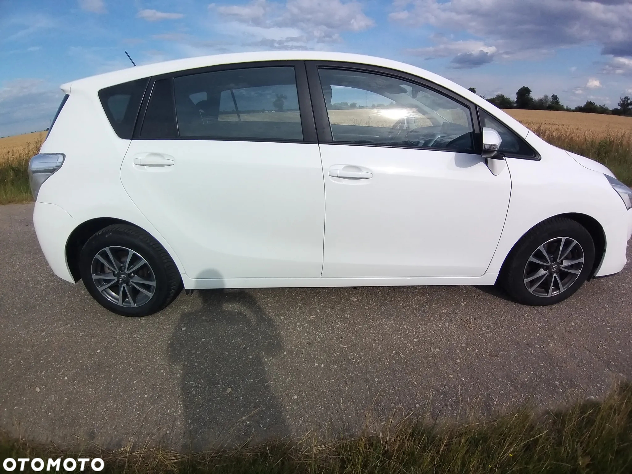 Toyota Verso 2.0 D-4D Premium - 8
