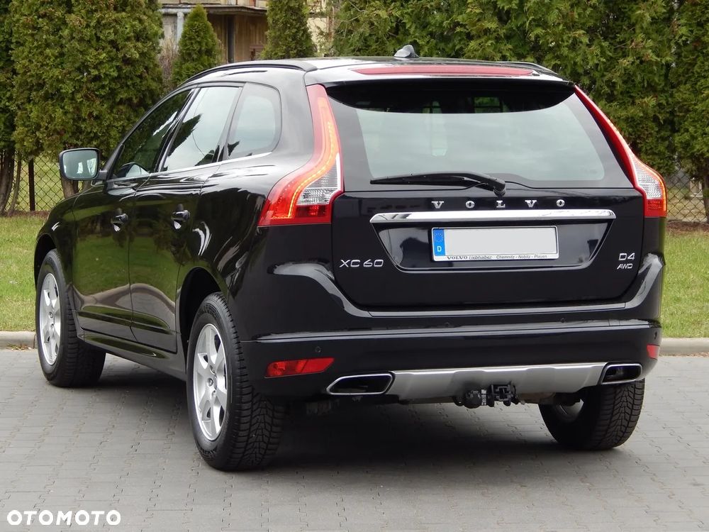 Volvo XC 60 D4 AWD Geartronic Momentum - 4