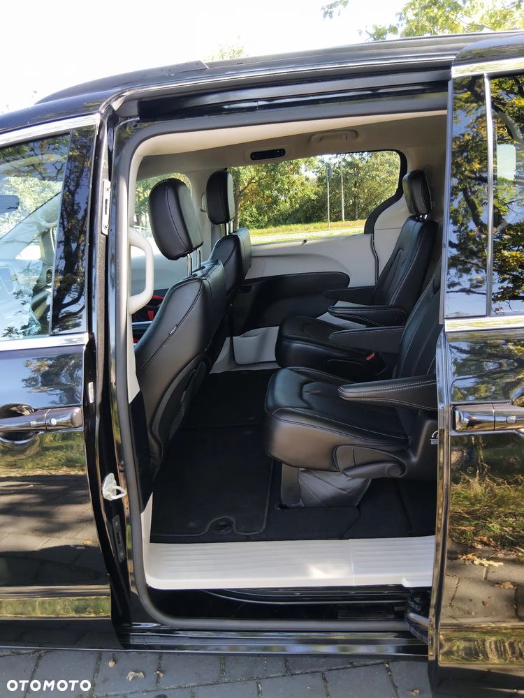 Chrysler Pacifica - 13