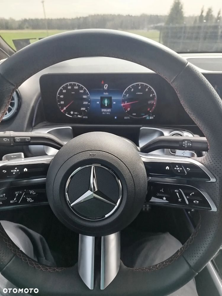 Mercedes-Benz GLB - 8