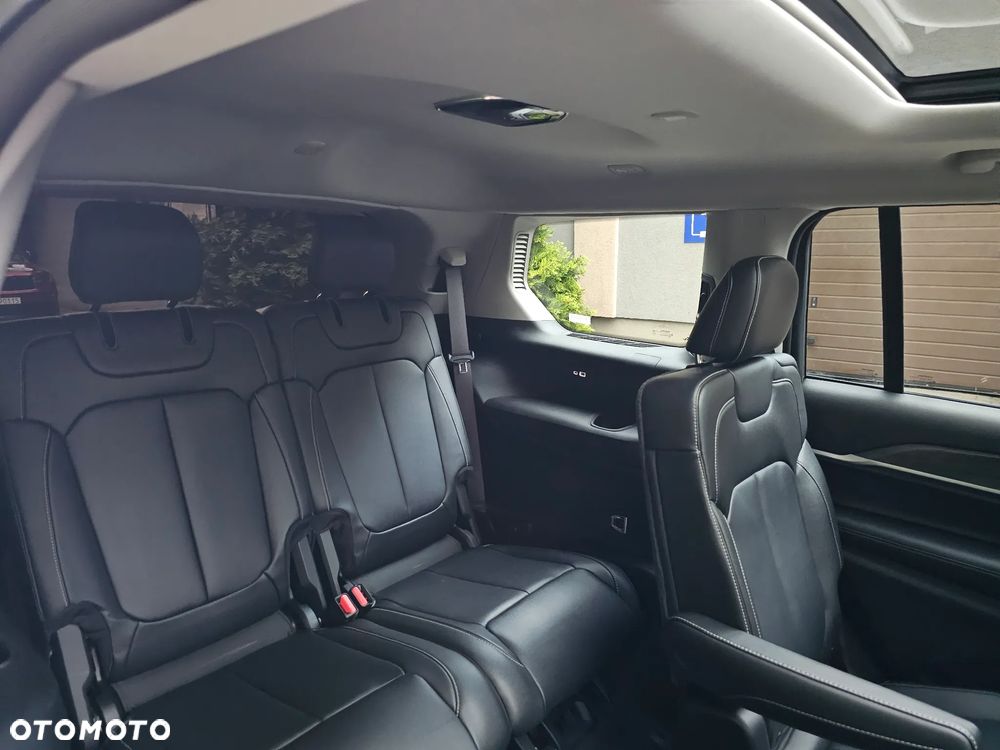 Jeep Grand Cherokee - 17