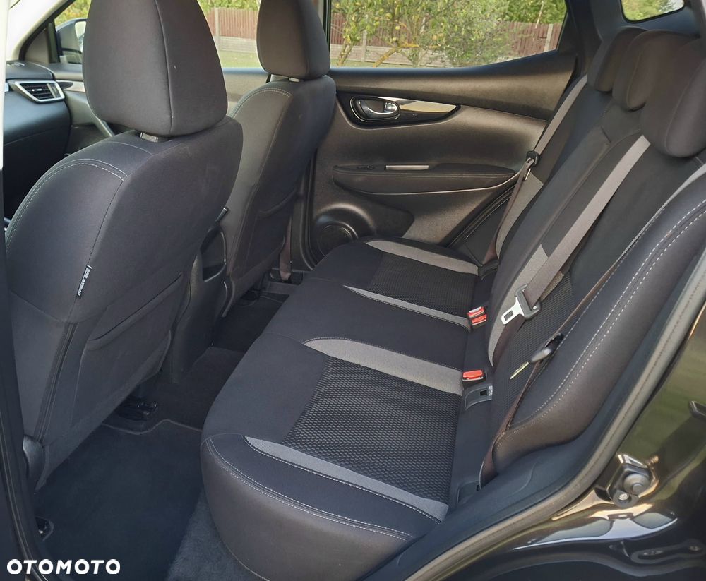 Nissan Qashqai 1.6 DIG-T N-Connecta - 28