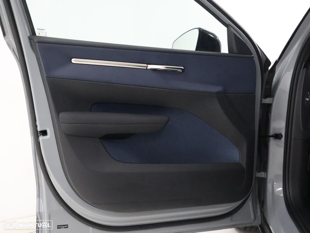 Volvo EX30 69 kWh Single Motor Extended Range Plus - 11