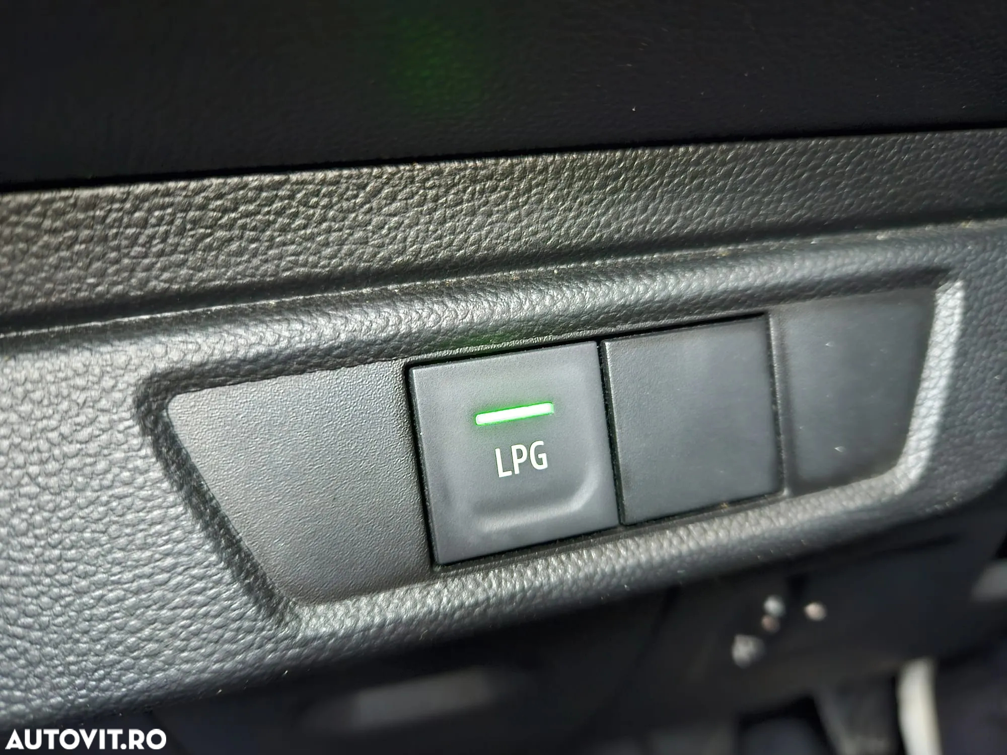 Dacia Logan ECO-G 100 Essential - 16