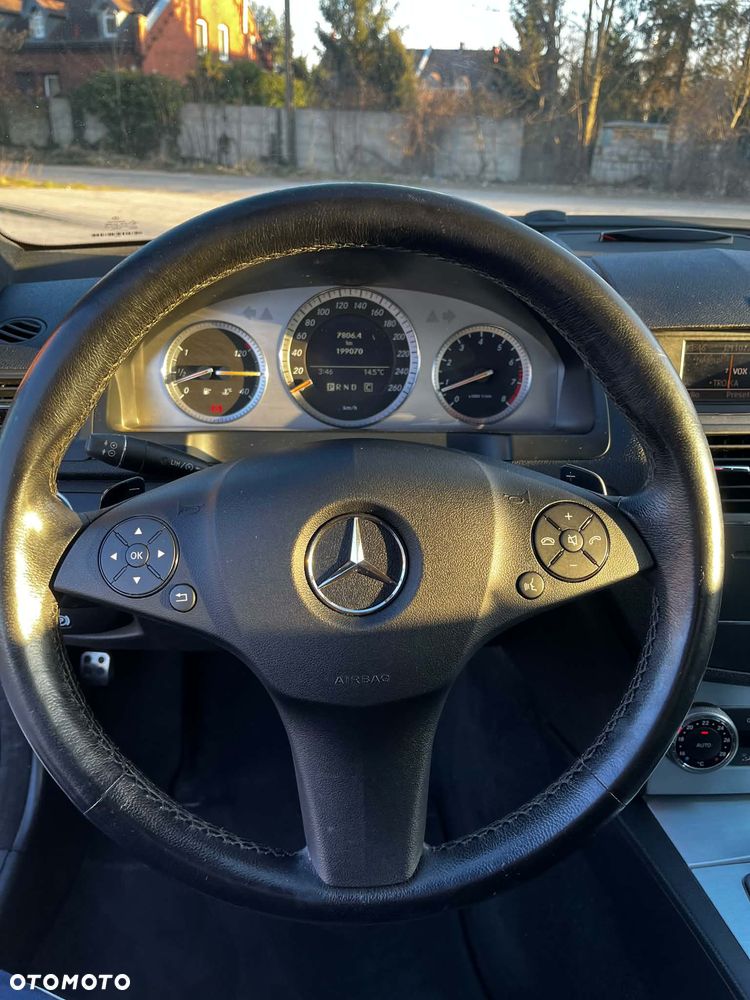 Mercedes-Benz Klasa C 280 4Matic Automatik Avantgarde Sport Edition - 10