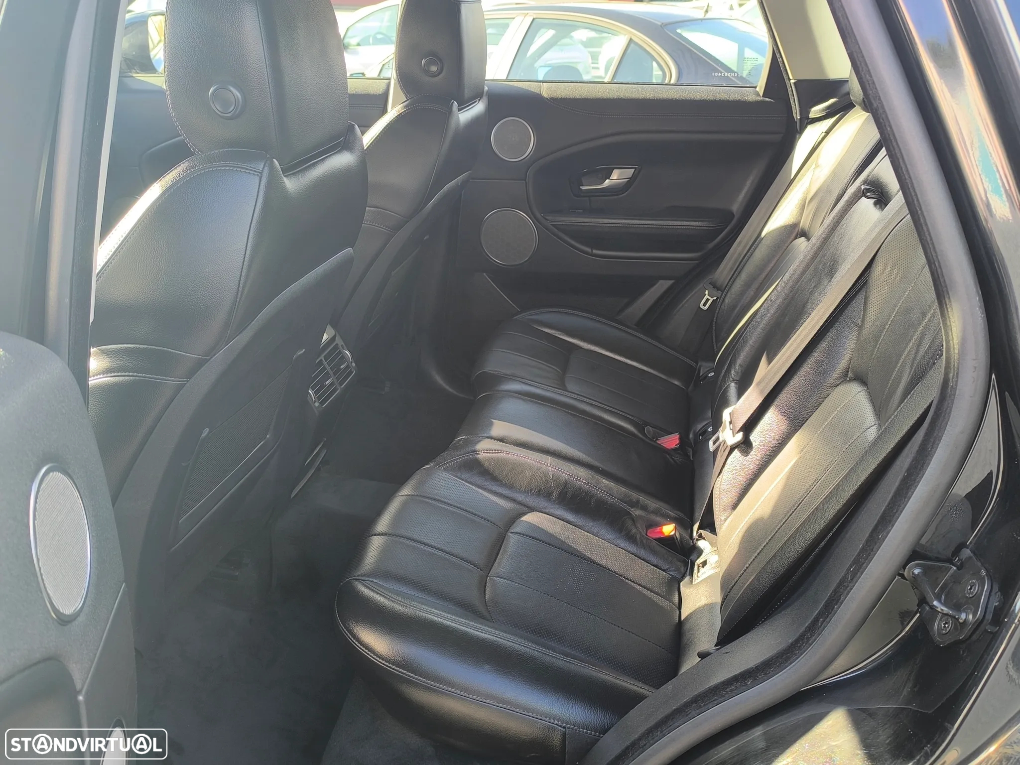 Land Rover Range Rover Evoque 2.0 D150 R-Dynamic S - 8