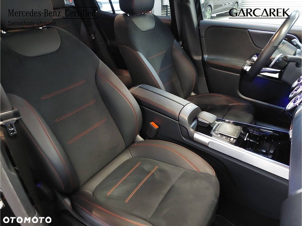 Mercedes-Benz GLB 200 4-Matic AMG Line 8G-DCT - 21