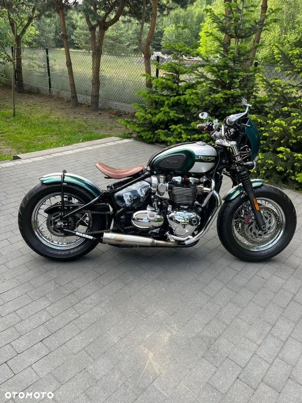 Triumph Bonneville Bobber - 2