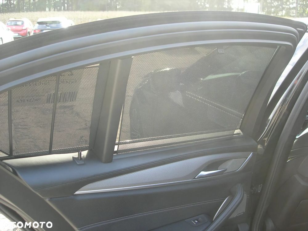 BMW Seria 5 530e iPerformance M Sport sport - 22
