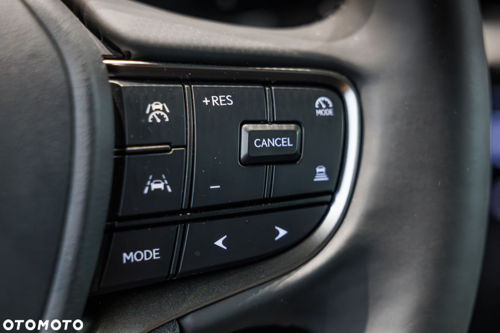 Lexus UX - 11