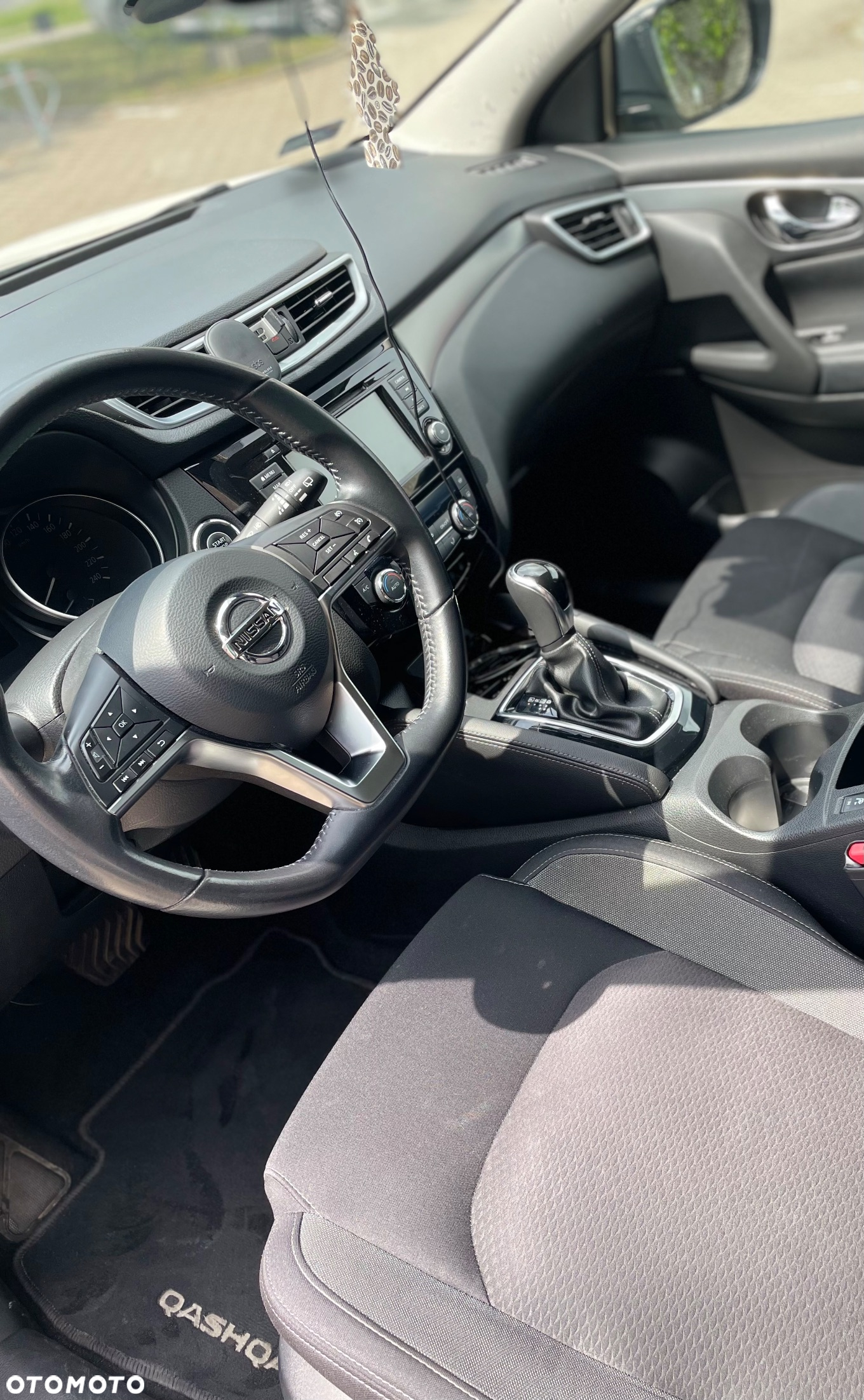 Nissan Qashqai 1.3 DIG-T N-Connecta DCT - 11