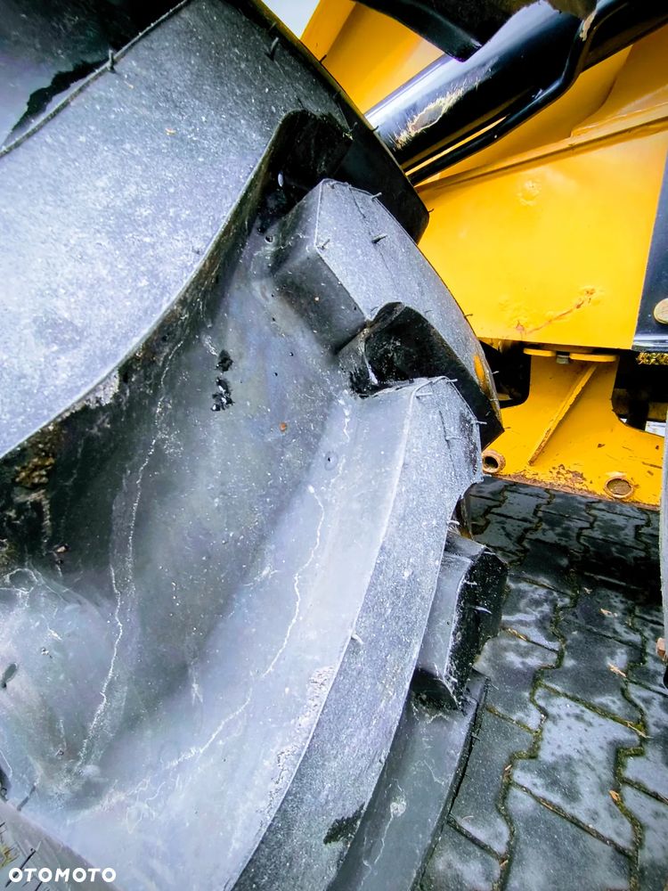 Caterpillar 432F - 11