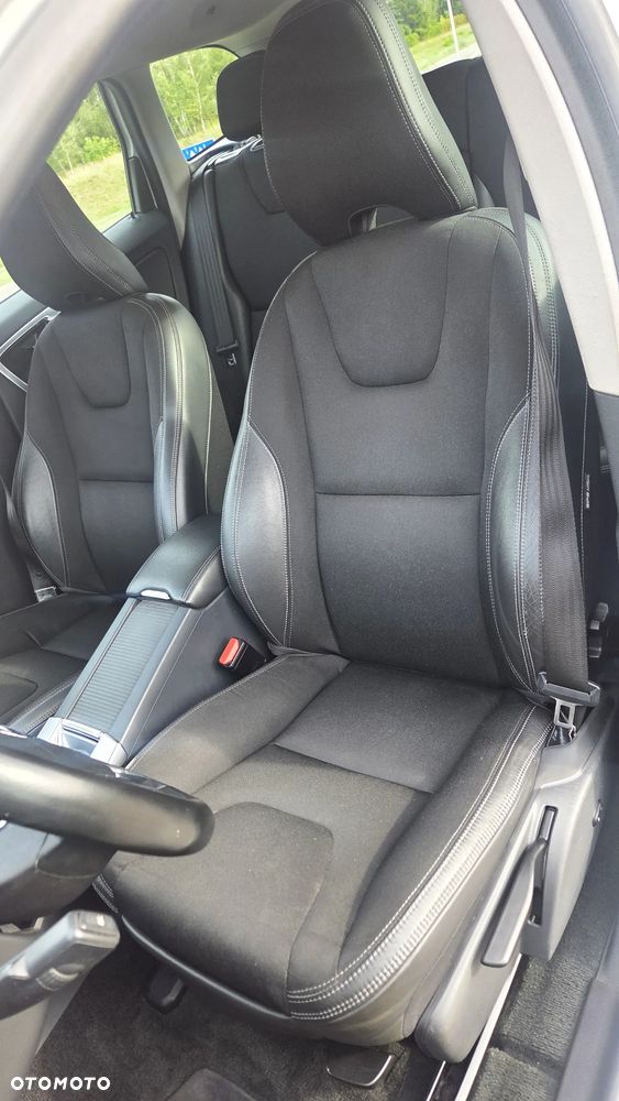 Volvo XC 60 D3 Geartronic Momentum - 28