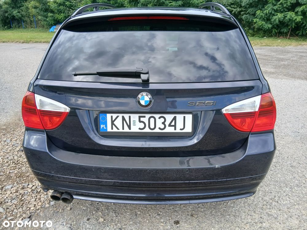 BMW Seria 3 325i - 5
