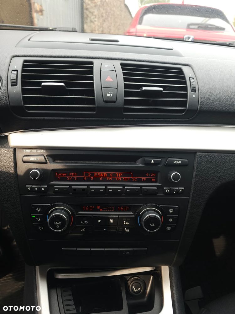 BMW Seria 1 116i - 10