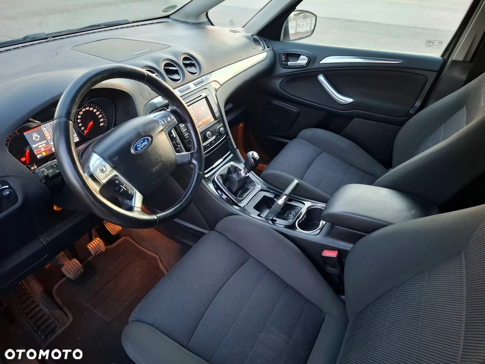 Ford S-Max 2.0 TDCi DPF Titanium - 27