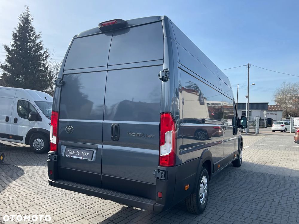 Toyota Proace Max - 9