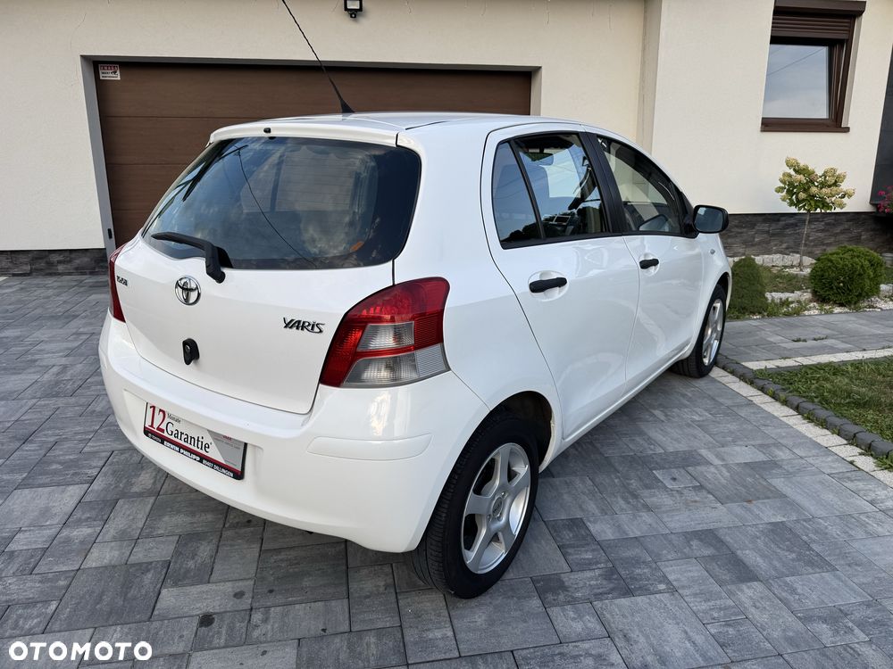 Toyota Yaris - 8