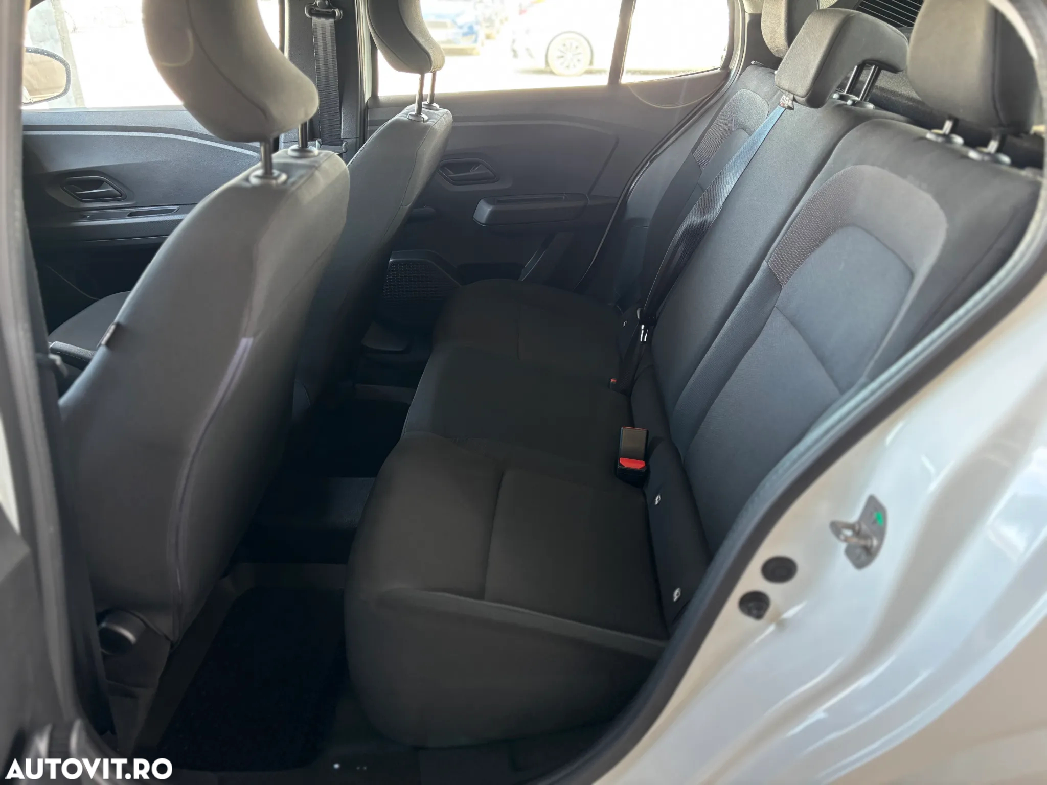 Dacia Logan TCe 90 Essential - 19