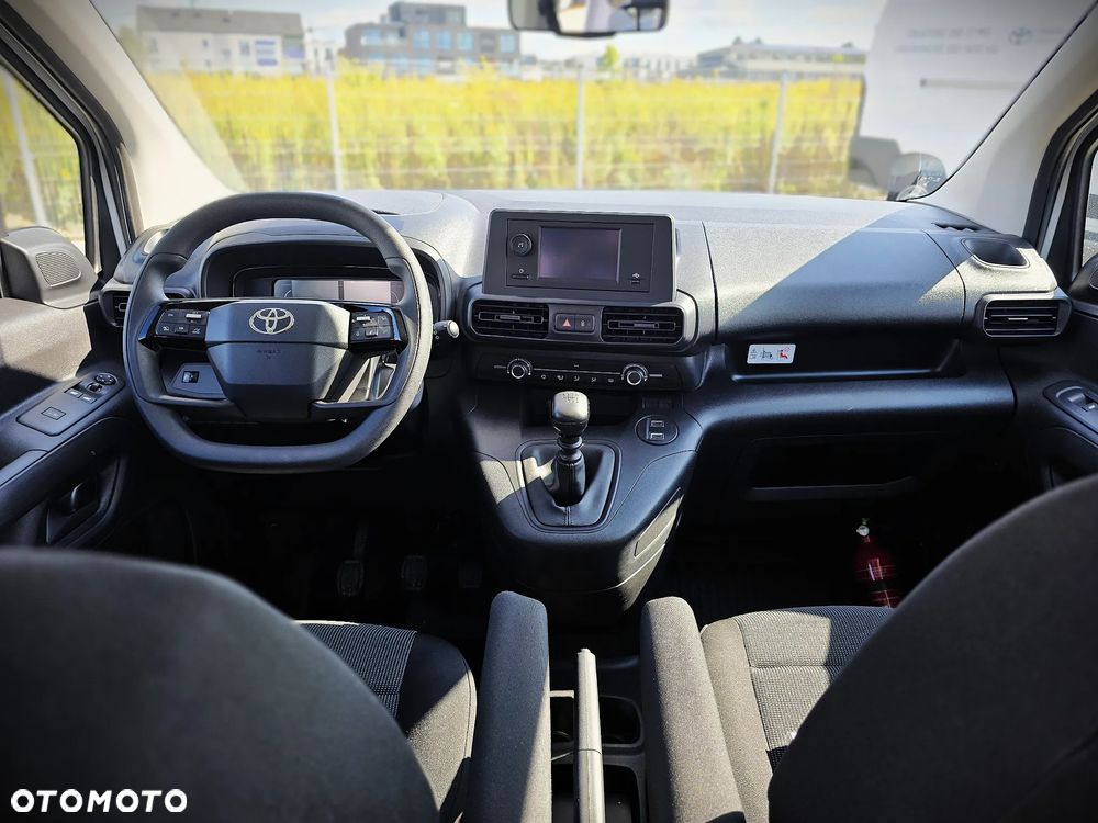 Toyota Furgon Brygadowy Long podwójne drzwi boczne - 15