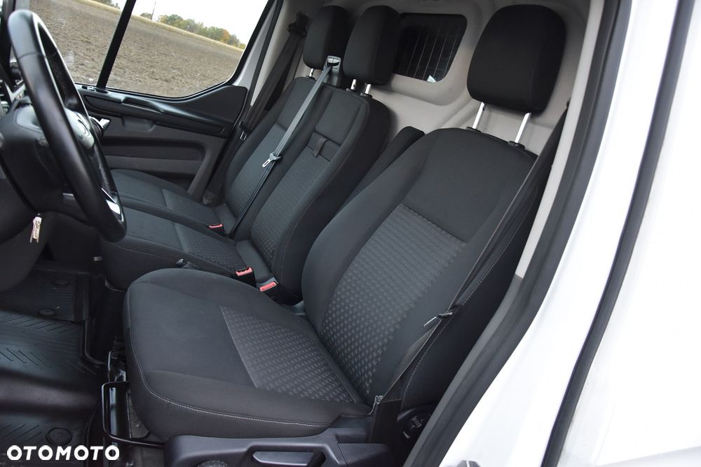 Ford TRANSIT CUSTOM 300 L2H1 - 28