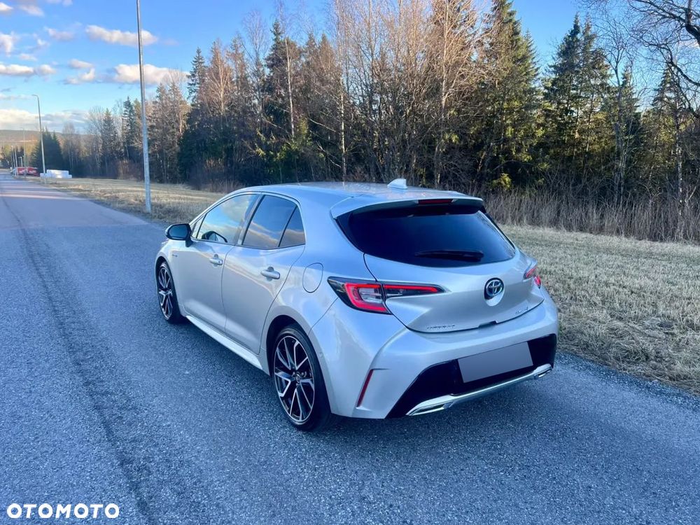 Toyota Corolla 2.0 Hybrid Executive - 6