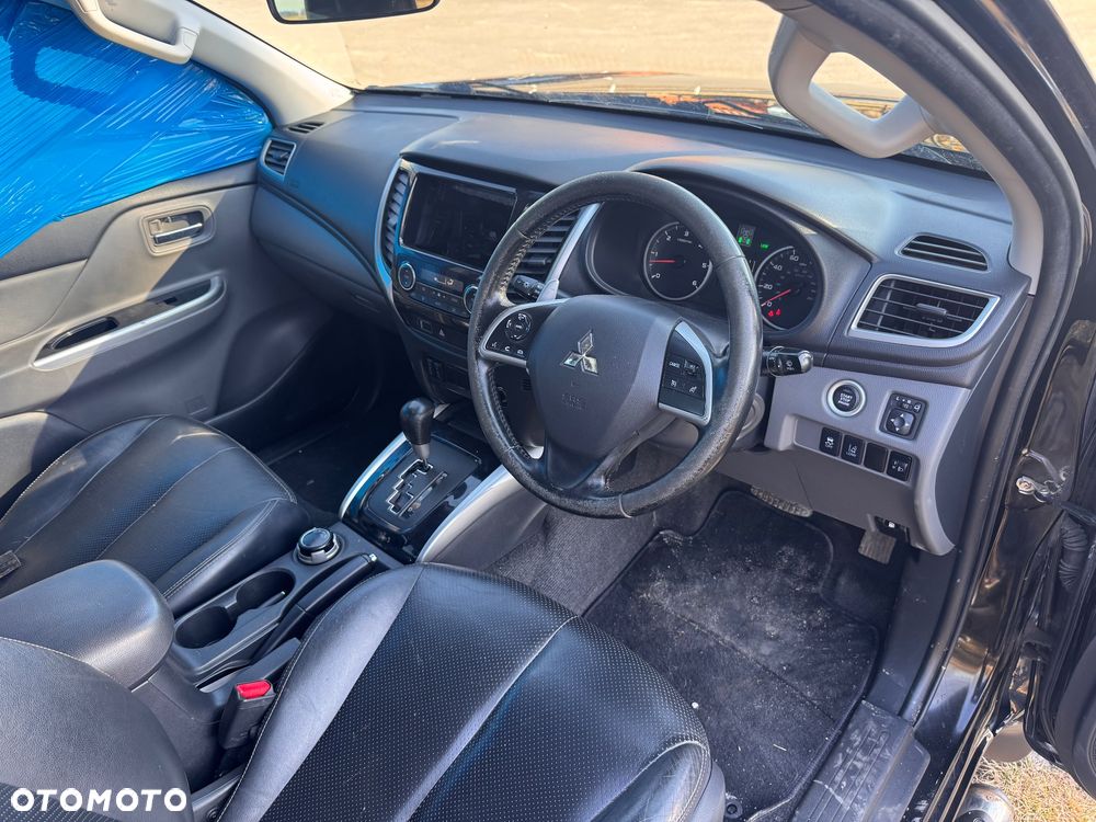 Mitsubishi L200 Pick Up 4x4 Autm Double Cab Intro Edition III - 9