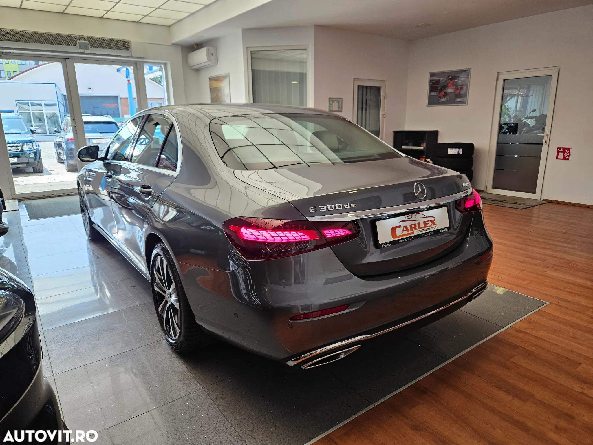 Mercedes-Benz E 300 de 4MATIC Aut. - 8