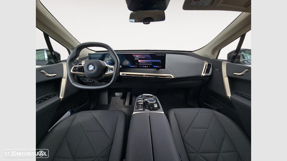 BMW ix xDrive 45 - 11