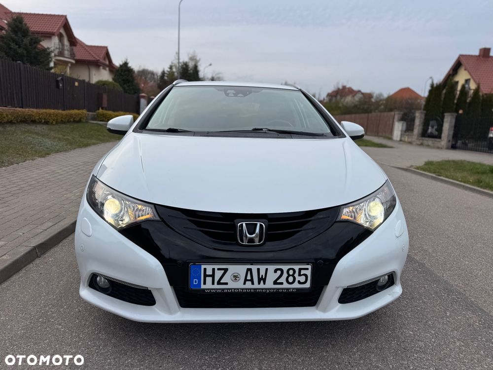 Honda Civic 1.8 i-VTEC Executive Black Edition - 9
