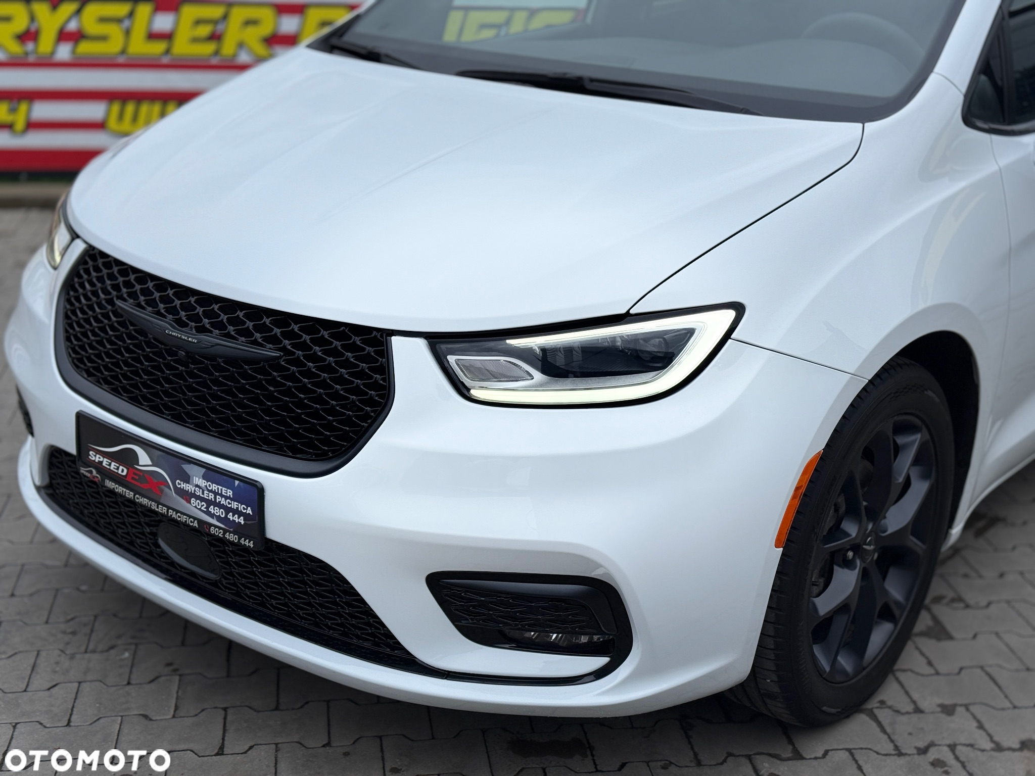 Chrysler Pacifica - 7