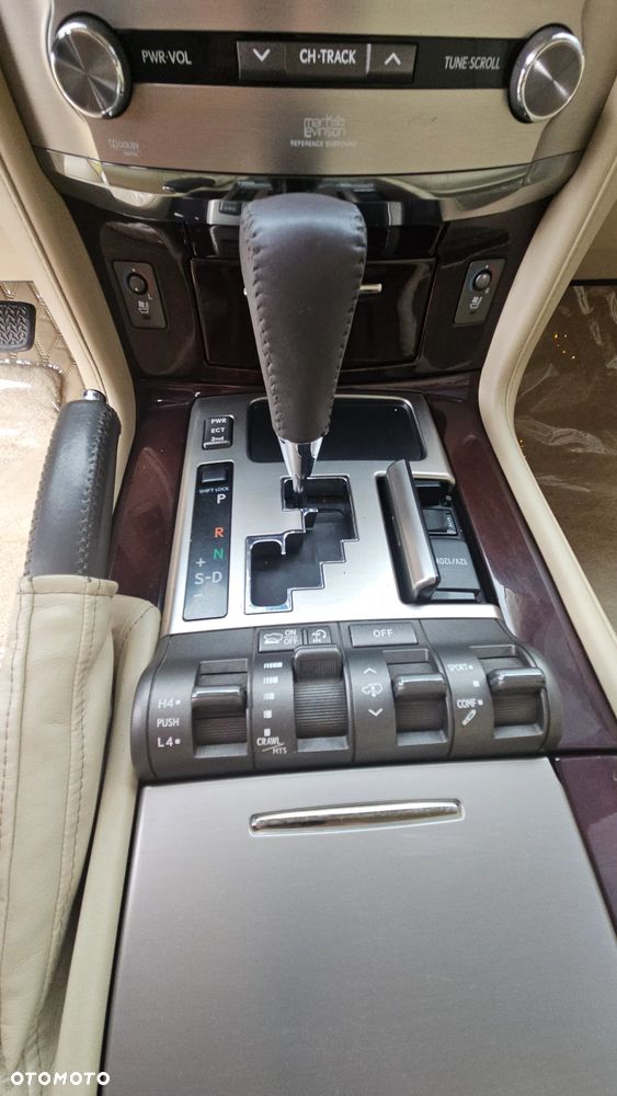 Lexus LX Standard - 17