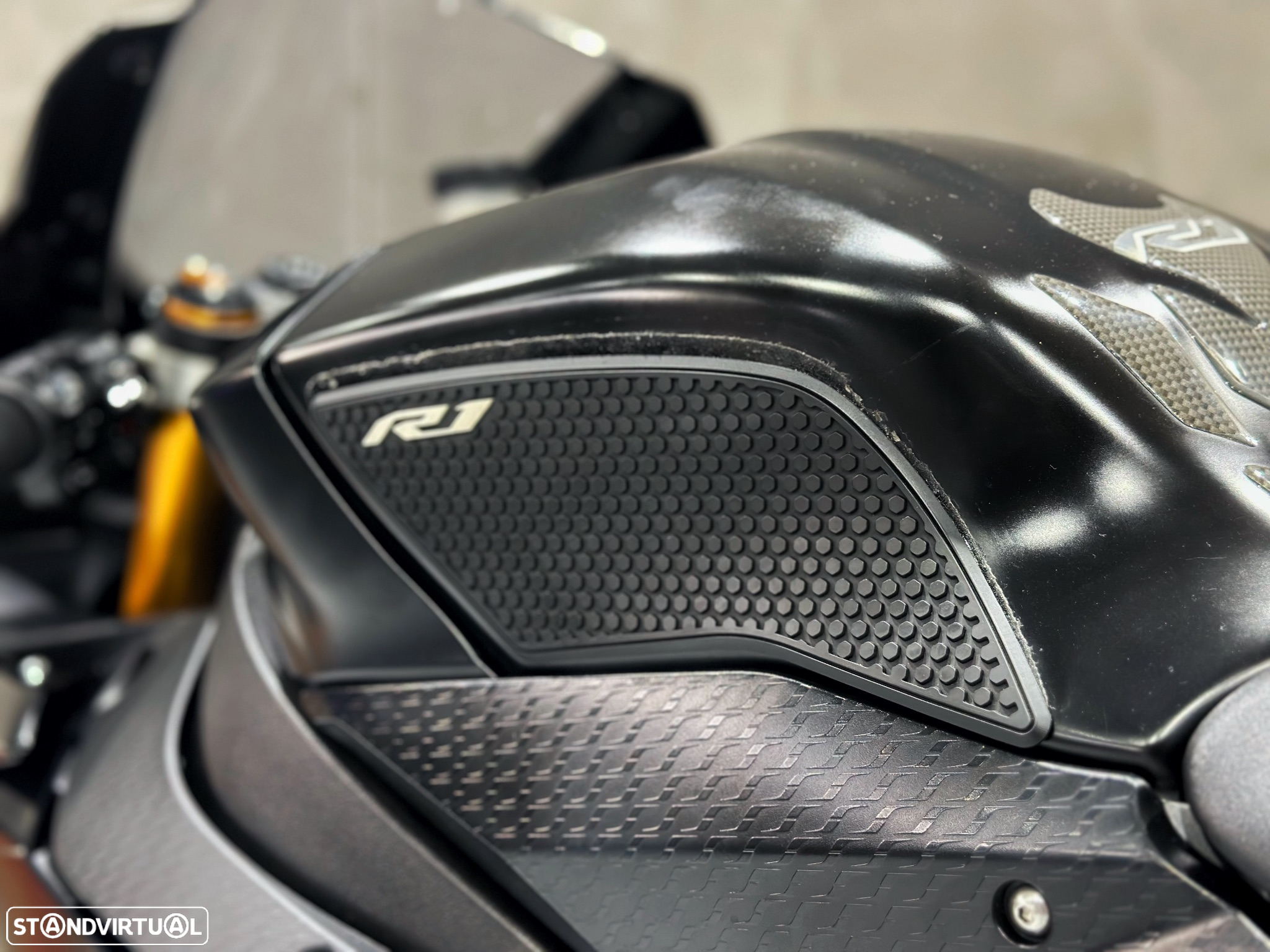 Yamaha YZF R1 - 10