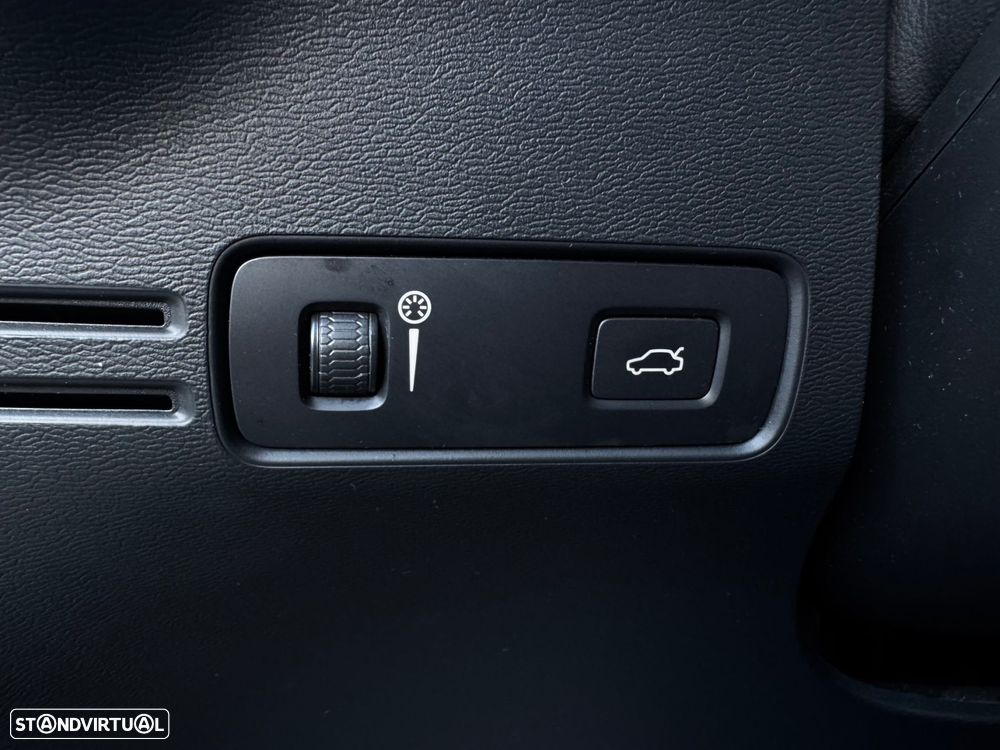 Volvo XC 40 1.5 T2 Plus Dark Auto - 17