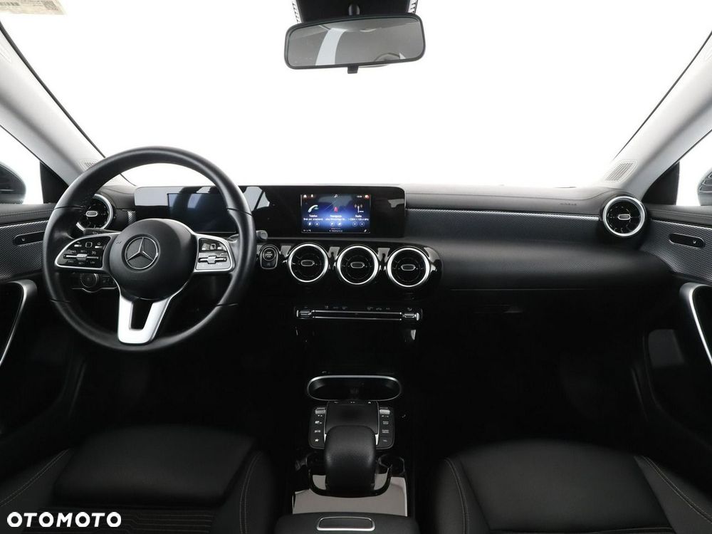 Mercedes-Benz CLA 200 d Progressive 8G-DCT - 16