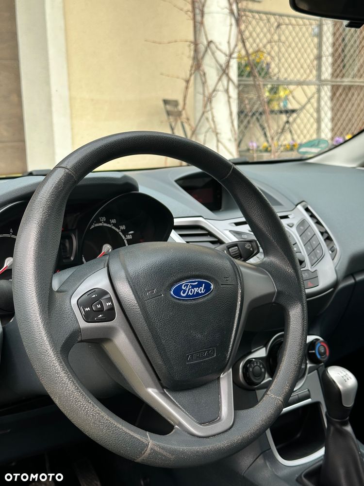 Ford Fiesta 1.25 Trend - 23