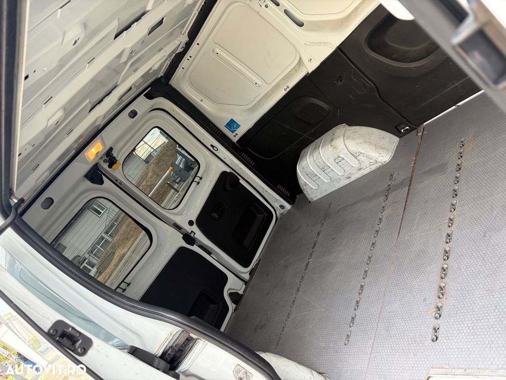 Renault Trafic - 14