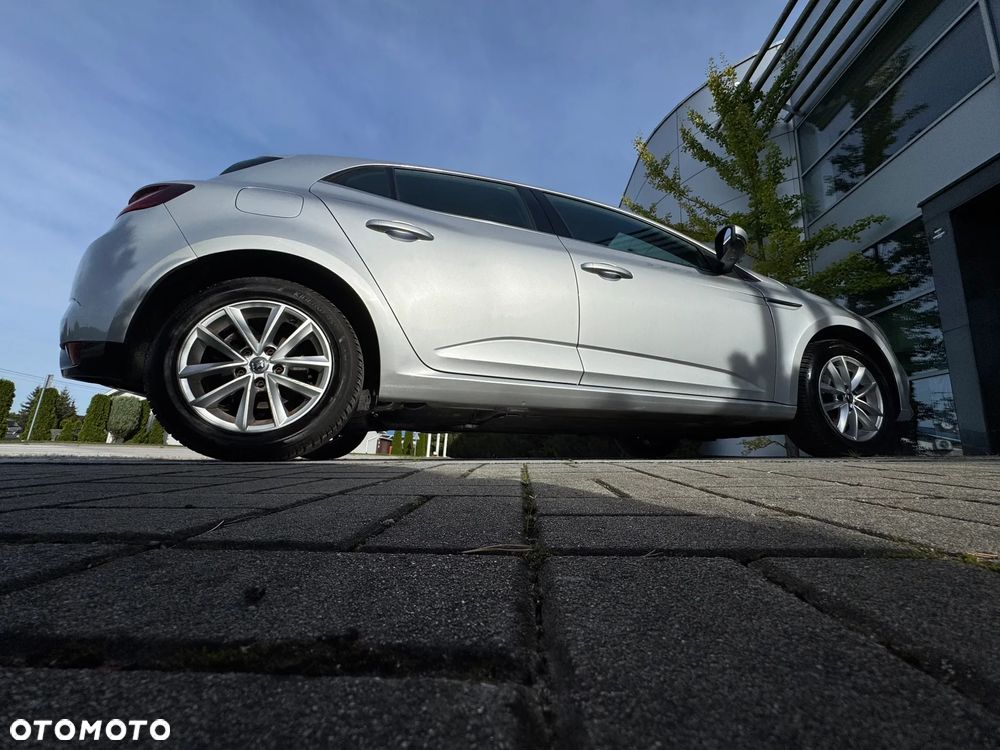 Renault Megane ENERGY TCe 100 EXPERIENCE - 4