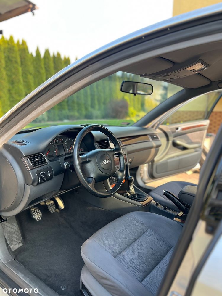 Audi A6 Limousine 2.4 - 7