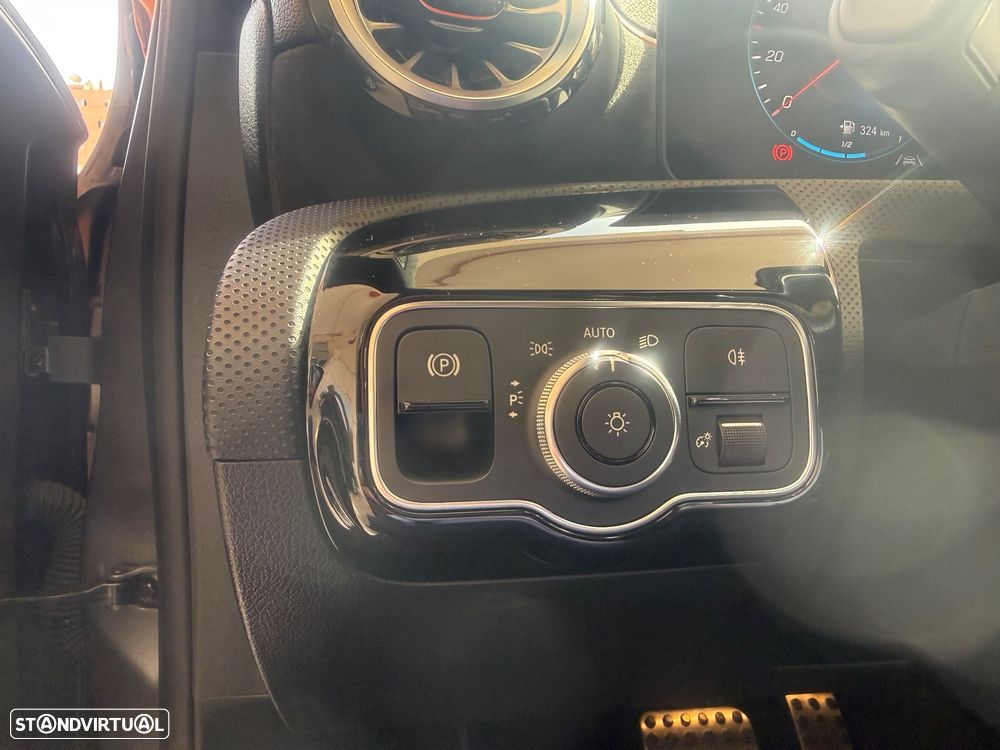 Mercedes-Benz A 250 e AMG Line - 23