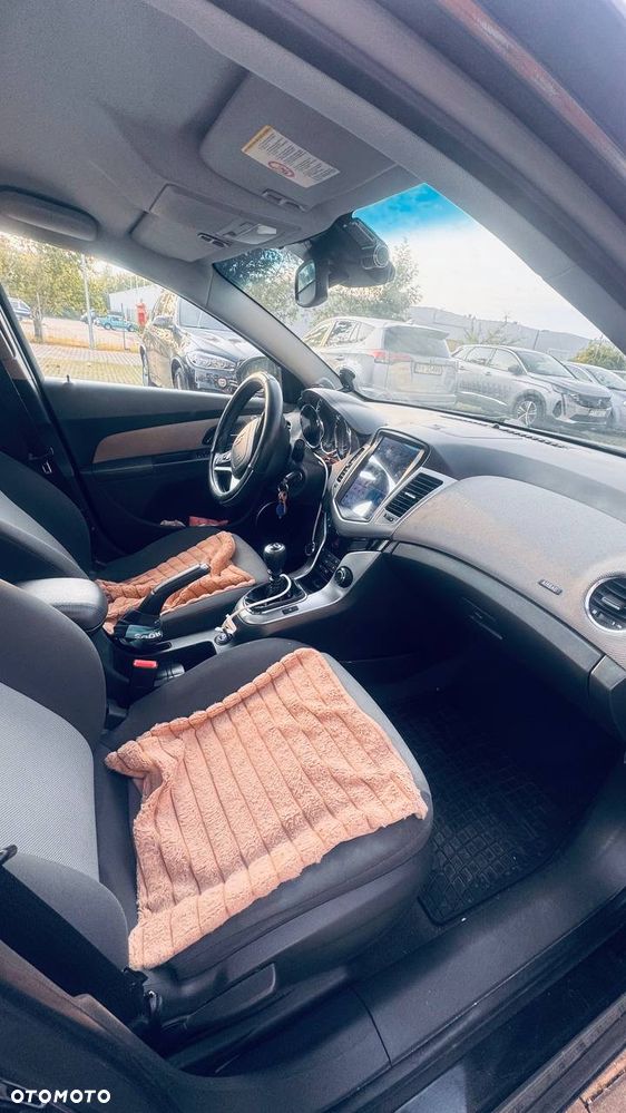 Chevrolet Cruze 1.8 LT - 8