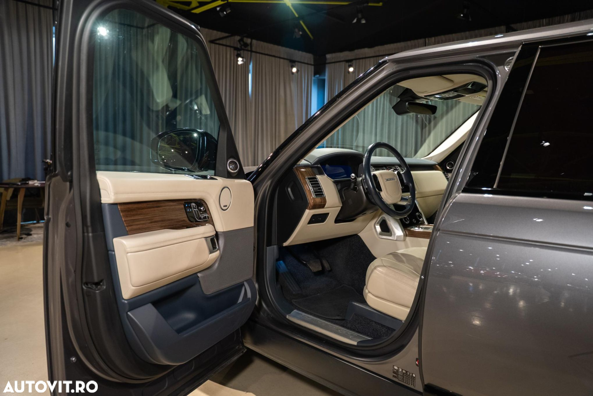 Land Rover Range Rover - 17