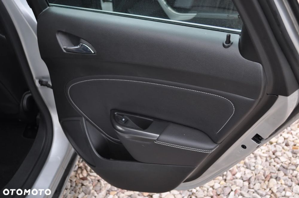 Opel Astra 1.4 Turbo Exklusiv - 24